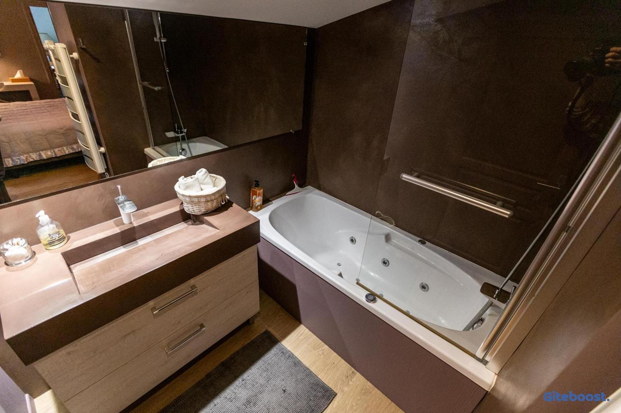 Le Val Des Sens Hotel Chatte Eksteriør billede